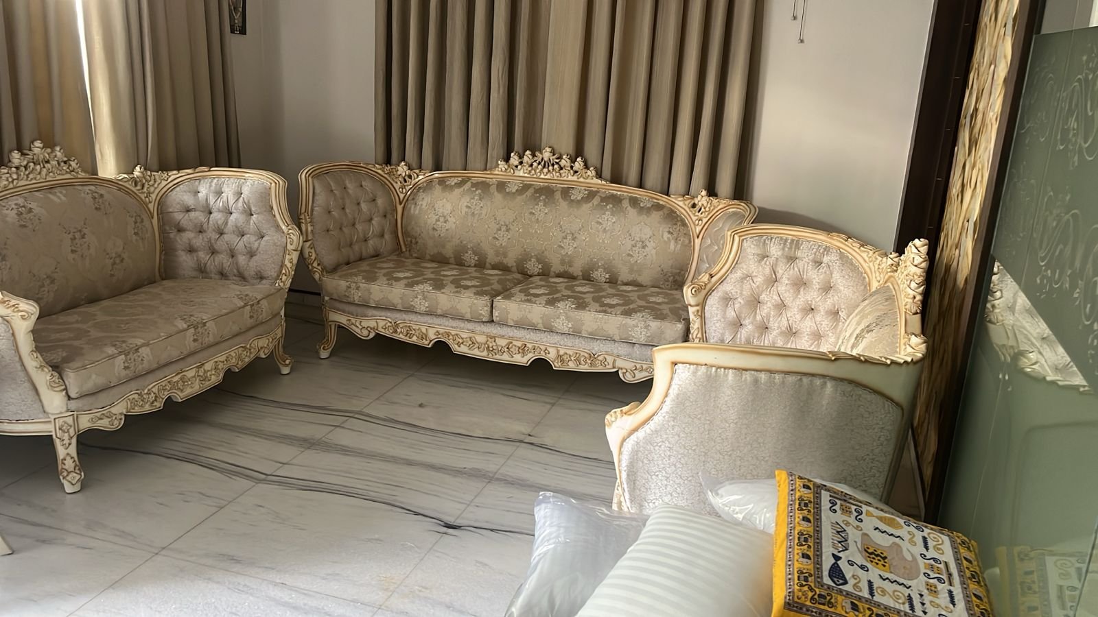 Carbine Sofa - Global Sofa Repairing